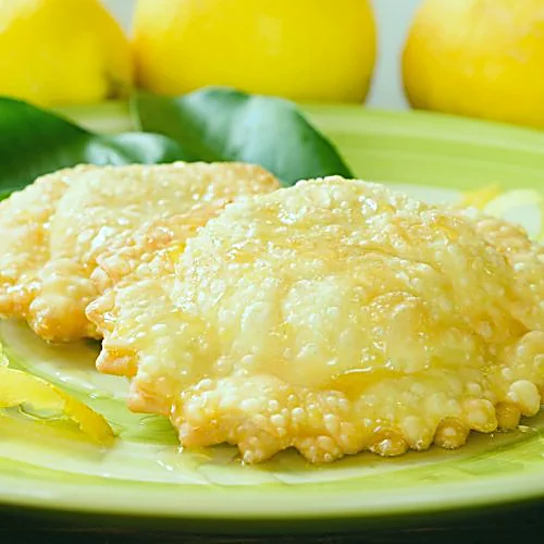 Seadas, dolce tipico sardo con miele